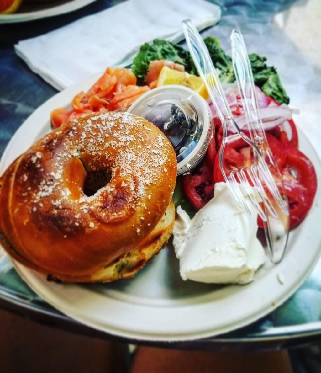 Loris Cafe | cafe | 39 Baltimore Ave, Rehoboth Beach, DE 19971, USA | 3022263066 OR +1 302-226-3066