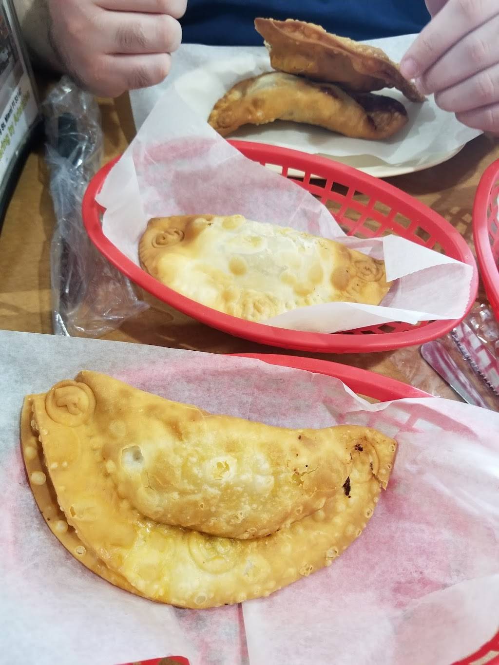 La Criollita Cafeteria | restaurant | 3701 NW 79th St, Miami, FL 33147, USA | 3056915210 OR +1 305-691-5210