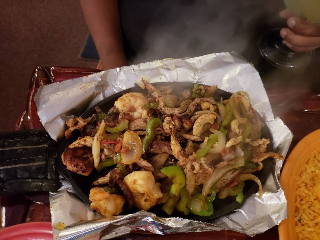 El Jalapeños Authentic Mexican Restaurant | restaurant | 1313 W 117th St, Cleveland, OH 44107, USA | 2162269765 OR +1 216-226-9765