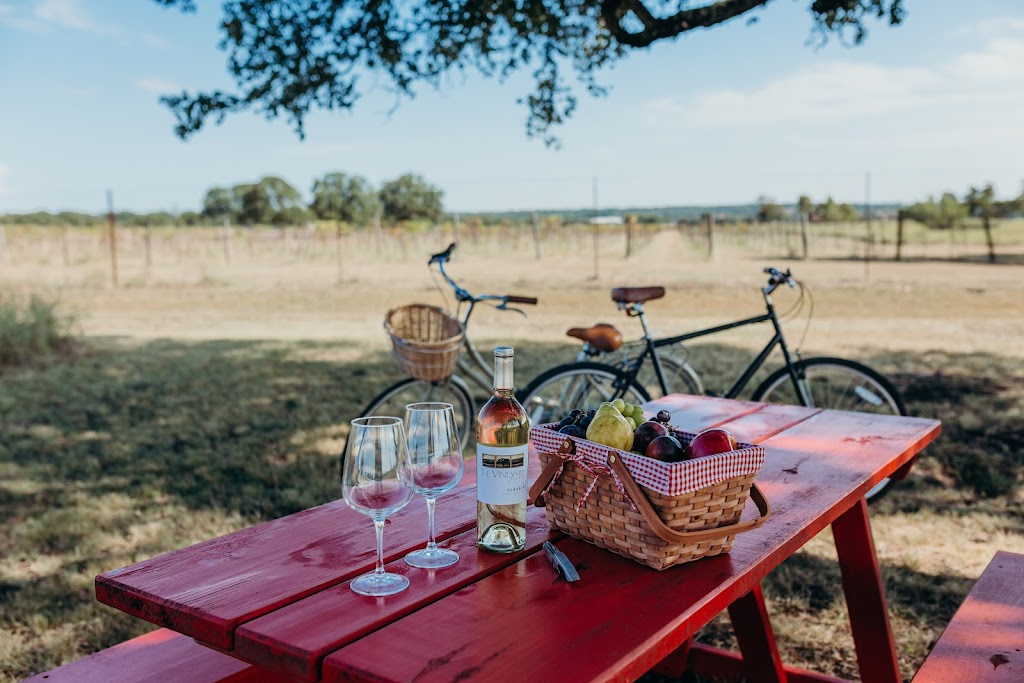 Farmers Commons | restaurant | 111 Via Francesco, Florence, TX 76527, USA | 5125727010 OR +1 512-572-7010