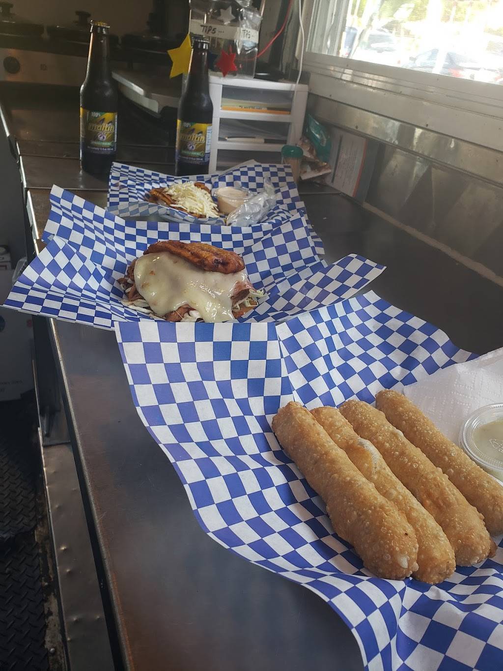 Reina Pepiada | restaurant | 603 W Live Oak St, Austin, TX 78704, USA | 5125710120 OR +1 512-571-0120