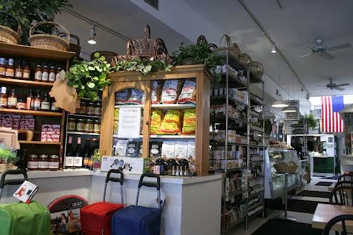 Foodstuffs | restaurant | 338 Park Ave, Glencoe, IL 60022, USA | 8478355105 OR +1 847-835-5105