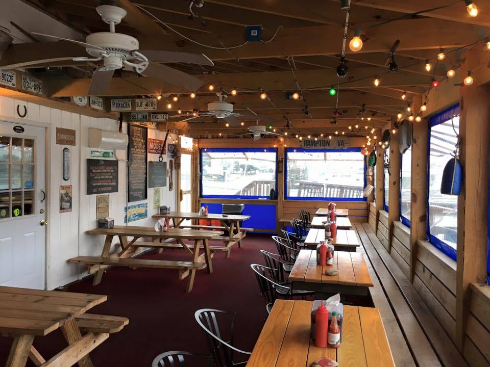 The Barking Dog | restaurant | 4330 Kecoughtan Rd, Hampton, VA 23669, USA | 7573258352 OR +1 757-325-8352