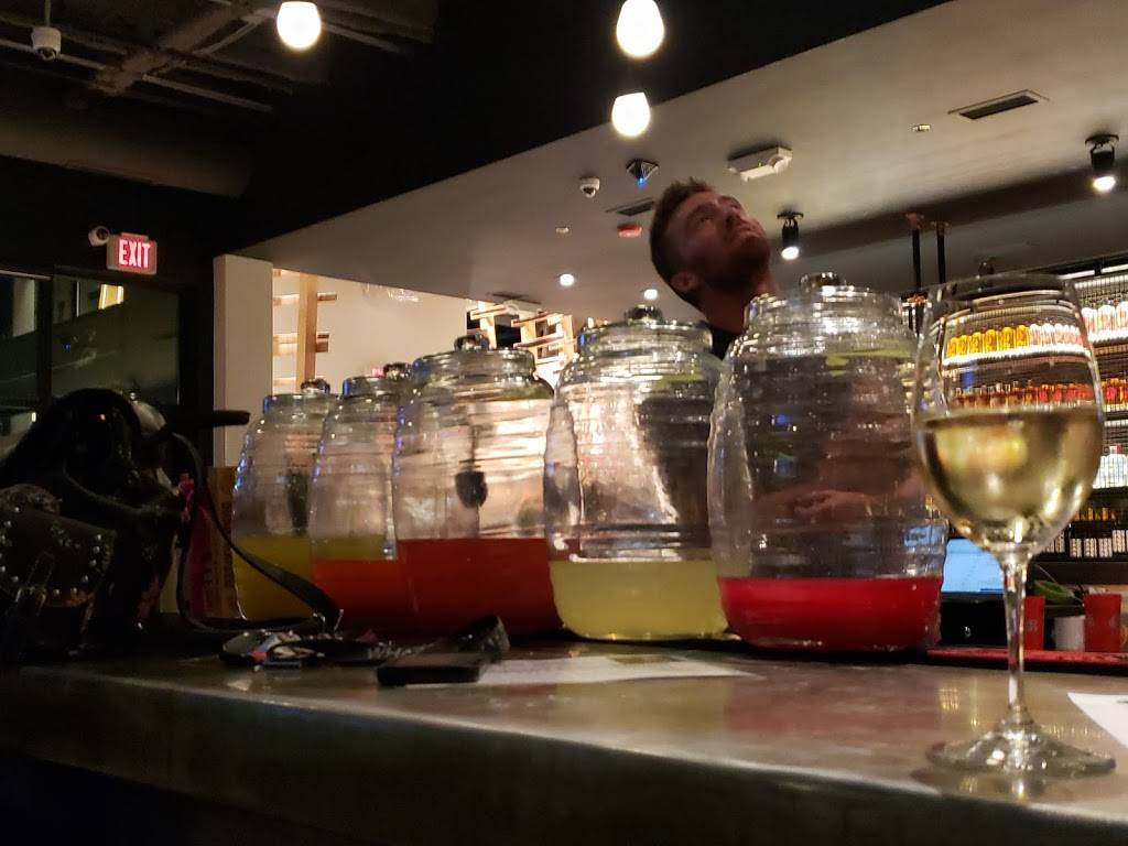 The Barrel Club | restaurant | 4910 W 111th St, Oak Lawn, IL 60453, USA | 7085813357 OR +1 708-581-3357