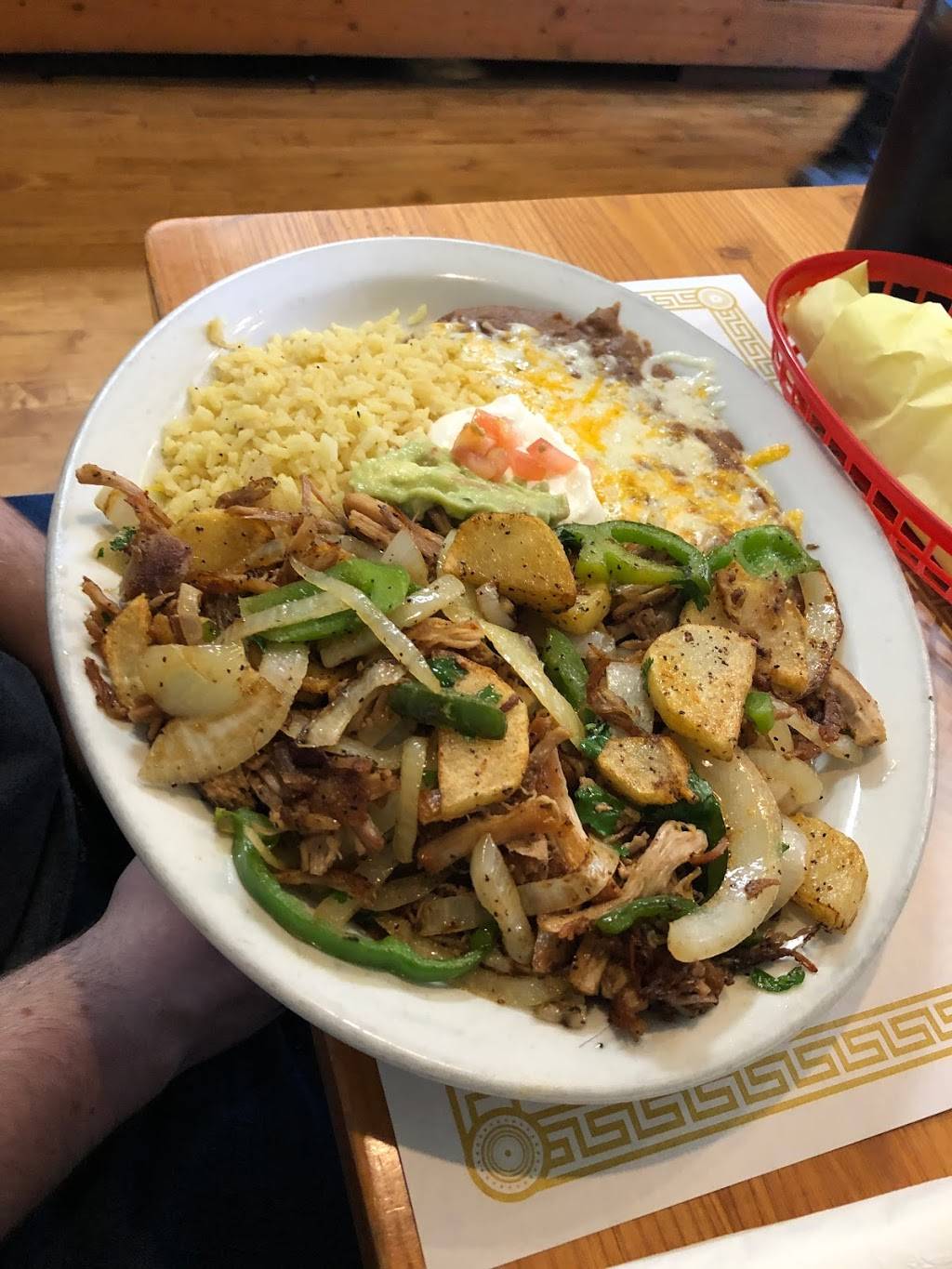 El Tapatio | restaurant | 47 S Main St, Payson, UT 84651, USA | 8016585284 OR +1 801-658-5284