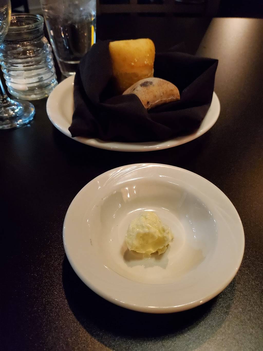 The Standard | restaurant | 4548 Main St, Snyder, NY 14226, USA | 7163818252 OR +1 716-381-8252