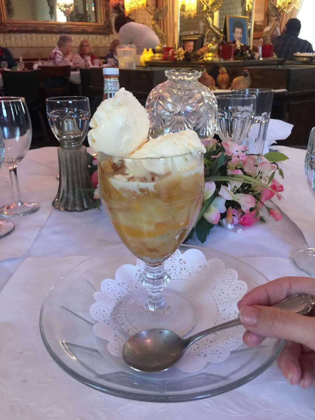 Mother In Law House | restaurant | 500 S Main St, St Charles, MO 63301, USA | 6369469444 OR +1 636-946-9444