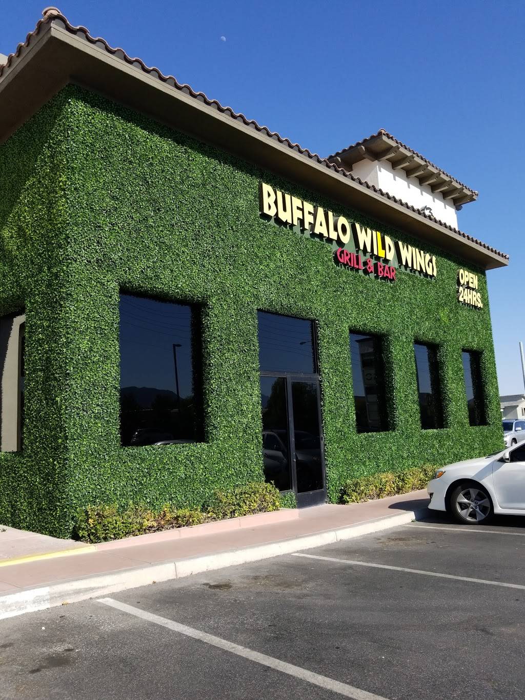 Buffalo Wild Wings | meal takeaway | 4280 S Hualapai Way #108, Las Vegas, NV 89147, USA | 7022513911 OR +1 702-251-3911