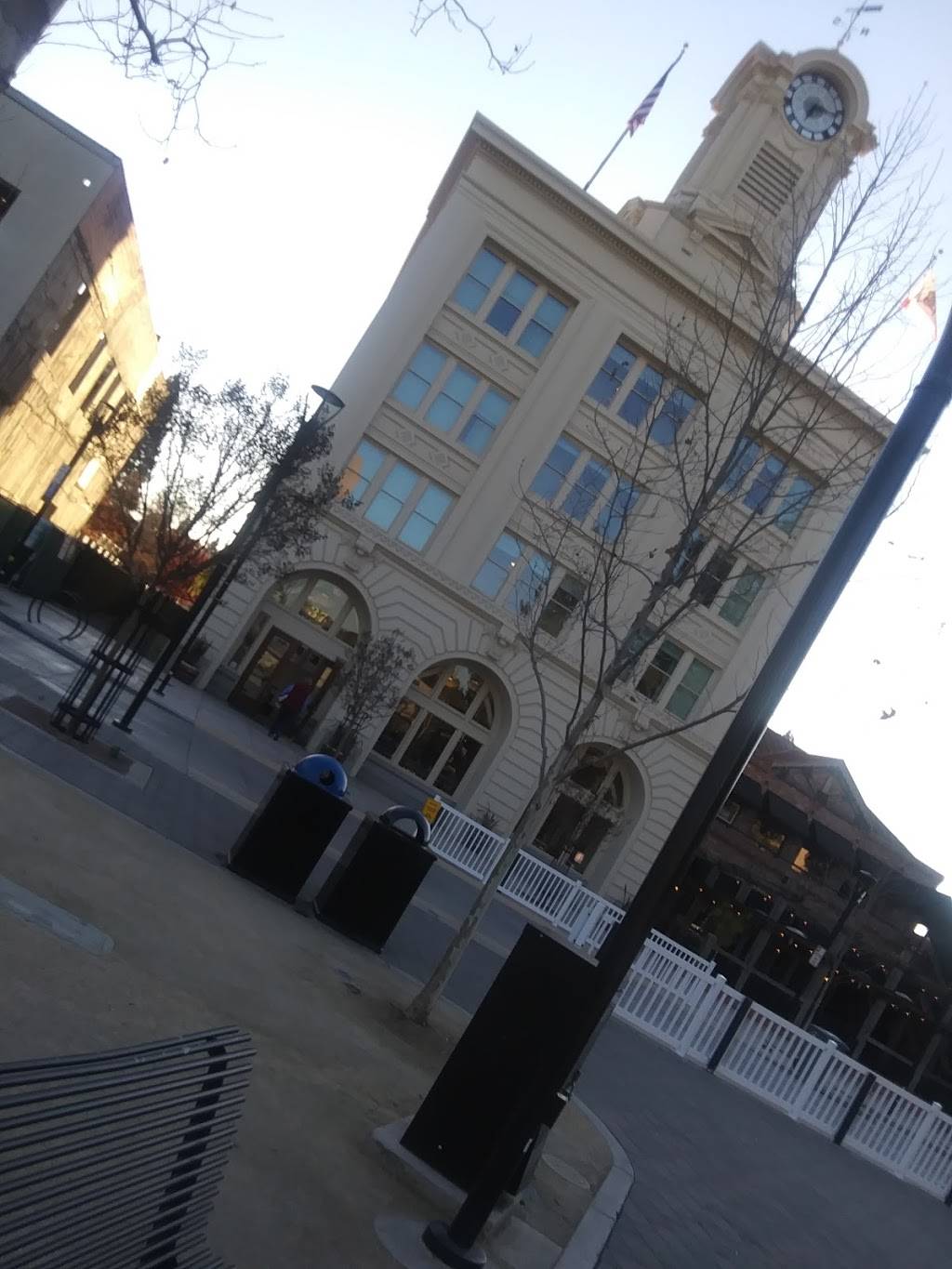 Starbucks | cafe | 1071 Santa Rosa Plaza #1015, Santa Rosa, CA 95401, USA | 7075698457 OR +1 707-569-8457