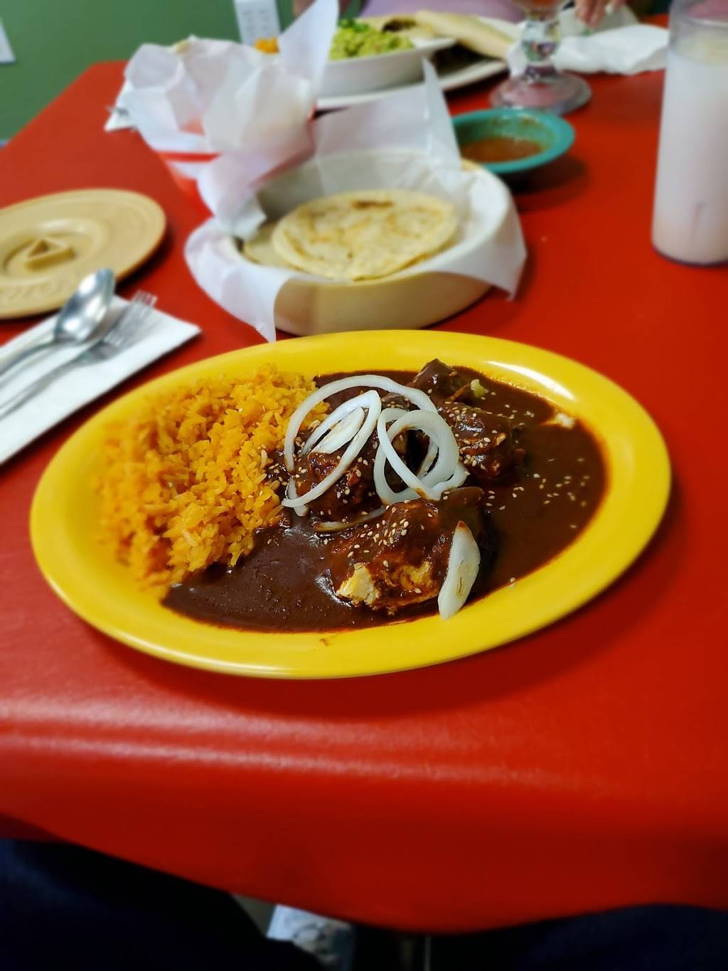 La Casa De Esther | restaurant | 4925 Sisk Rd, Salida, CA 95368, USA | 2095458080 OR +1 209-545-8080