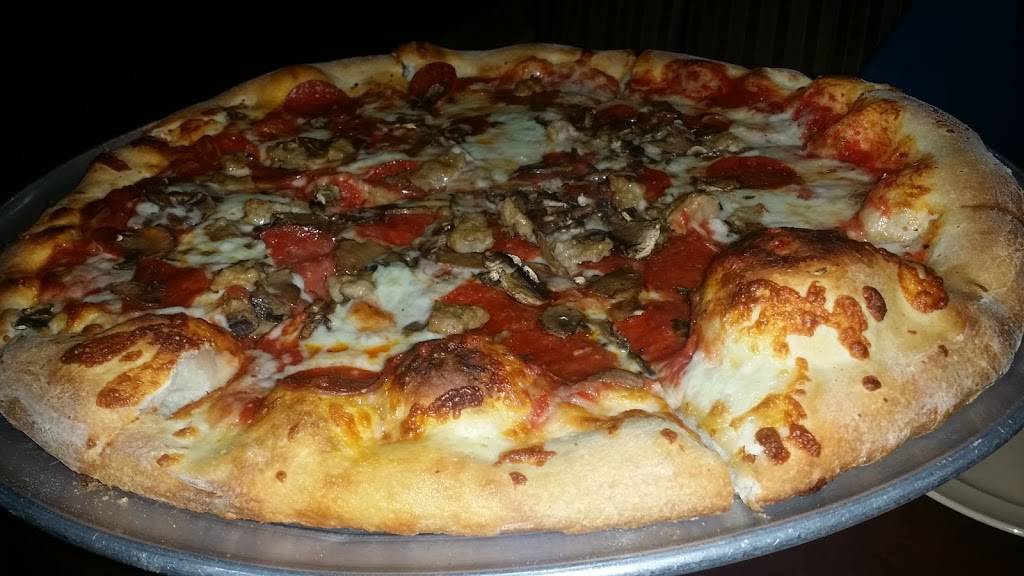 Anthonys Pizza | restaurant | W Old US Highway 441, Mt Dora, FL 32757, USA | 3523578484 OR +1 352-357-8484