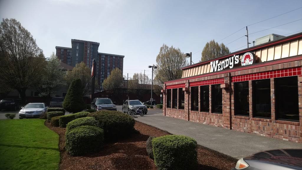 Wendys | restaurant | 1421 NE Grand Ave, Portland, OR 97232, USA | 5032492911 OR +1 503-249-2911