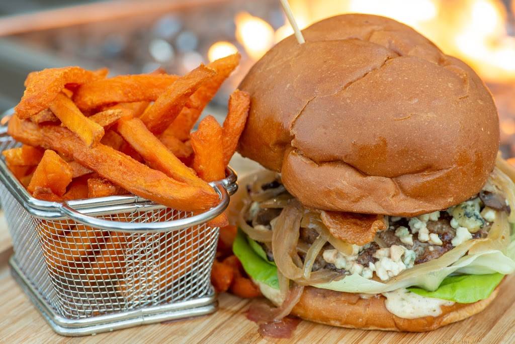 The Cutting Board Restaurant & Bar | restaurant | 285 E Hospitality Ln, San Bernardino, CA 92408, USA | 9098890133 OR +1 909-889-0133