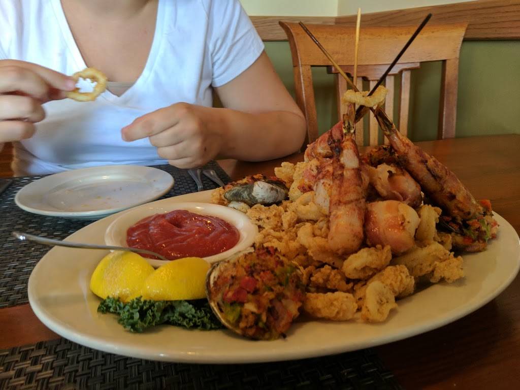 Caseys Restaurant | restaurant | 79 Washington Ave, Rensselaer, NY 12144, USA | 5184633318 OR +1 518-463-3318