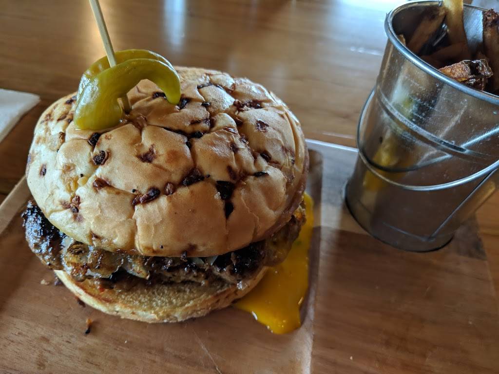 Wooden Bear Brewing | restaurant | 157 Holiday Pl, Franklin, IN 46131, USA | 3174946149 OR +1 317-494-6149