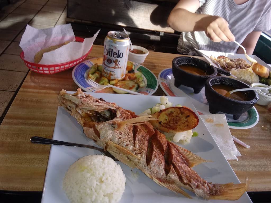 Las Islas Marias (Perrin Beitel) | restaurant | 10930 Perrin Beitel Rd, San Antonio, TX 78217, USA | 2105900909 OR +1 210-590-0909