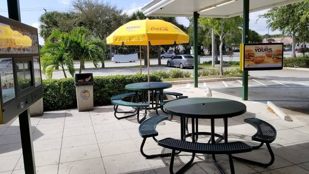 Sonic Drive-In | restaurant | 320 Winchester Park Blvd, Boynton Beach, FL 33436, USA | 5617335311 OR +1 561-733-5311