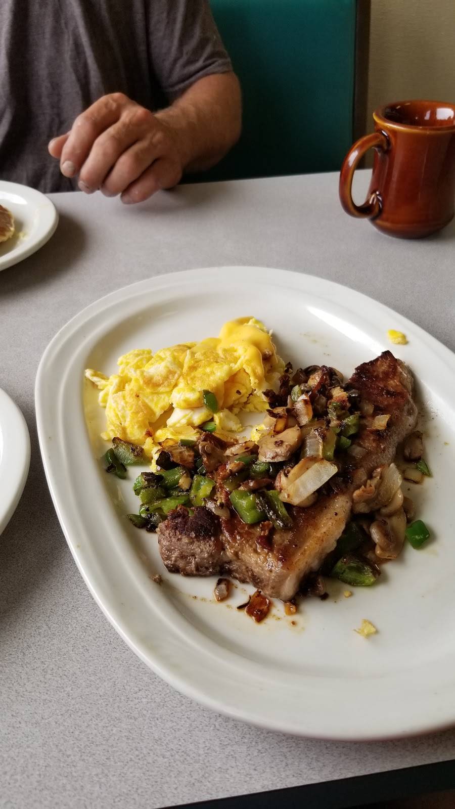 Js Cafe | restaurant | 20853 Grand River Ave, Detroit, MI 48219, USA | 3135337913 OR +1 313-533-7913