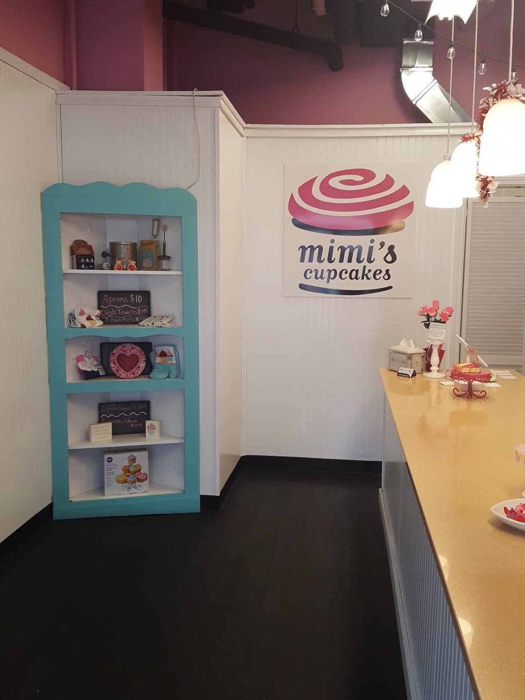 Mimis Cupcakes | meal takeaway | 610 Broad St, St Joseph, MI 49085, USA | 2699301554 OR +1 269-930-1554