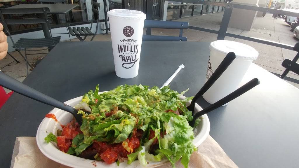 Chipotle Mexican Grill | restaurant | 11613 N Central Expy Ste 100, Dallas, TX 75243, USA | 2148900903 OR +1 214-890-0903