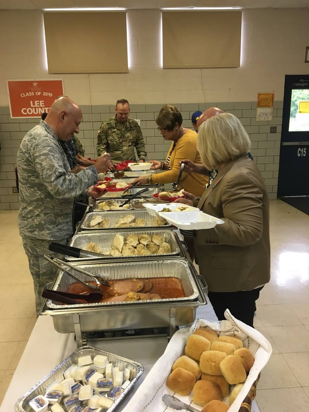 Ole Bus Stop Diner | restaurant | 64 Mulberry St, Beattyville, KY 41311, USA | 6065935720 OR +1 606-593-5720