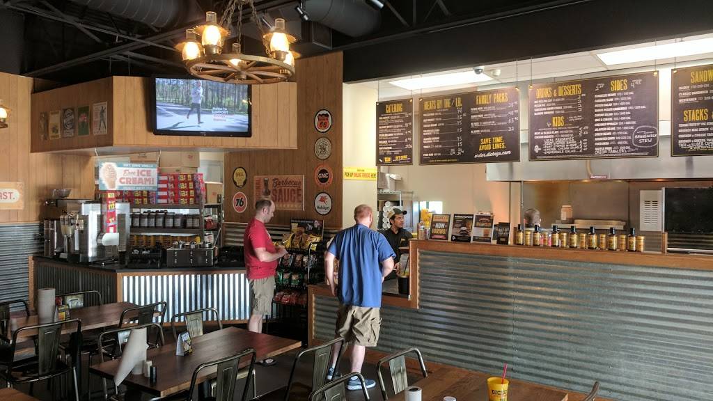 Dickeys Barbecue Pit | restaurant | 3090 Courthouse Ln Ste 100, Eagan, MN 55121, USA | 6519057725 OR +1 651-905-7725