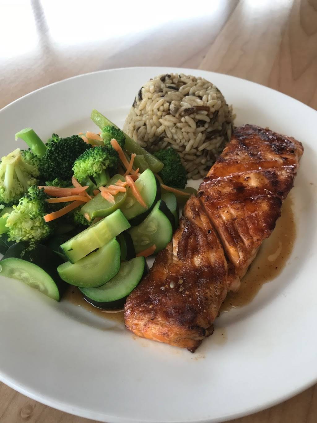 Highland Corner Grill | restaurant | 2424 University Ave, Madison, WI 53726, USA | 6082338778 OR +1 608-233-8778