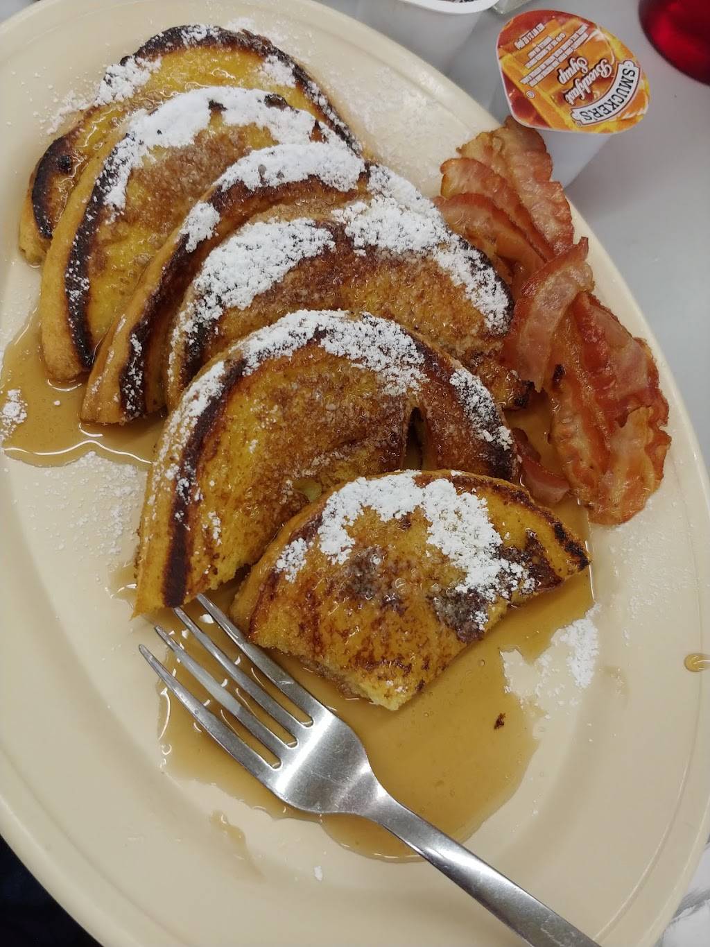 Mikes Grill | restaurant | 517 Clifty Dr, Madison, IN 47250, USA | 8122734761 OR +1 812-273-4761