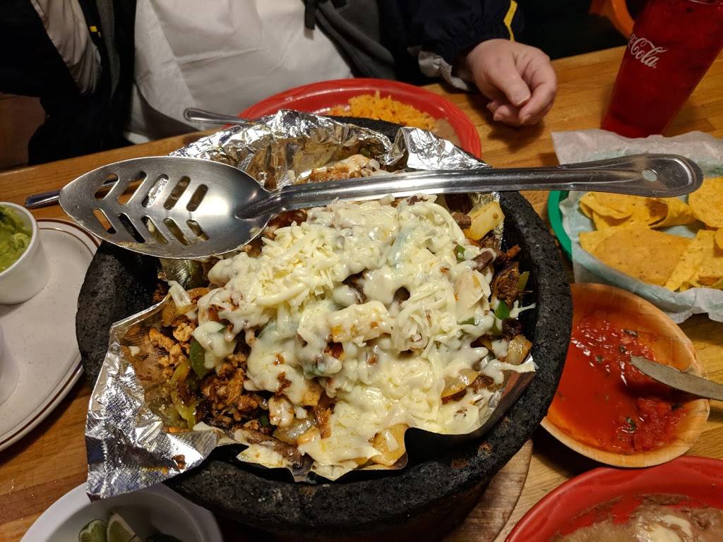 El Caballo Blanco Mexican | restaurant | 419 E 5th St, Connersville, IN 47331, USA | 7658251118 OR +1 765-825-1118