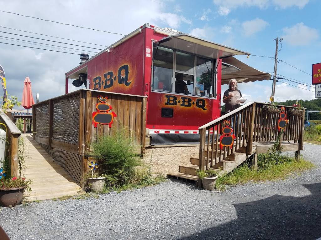 Triple Crown BBQ | restaurant | 1079 U.S. Highway 211 West, Luray, VA 22835, USA | 5407435311 OR +1 540-743-5311