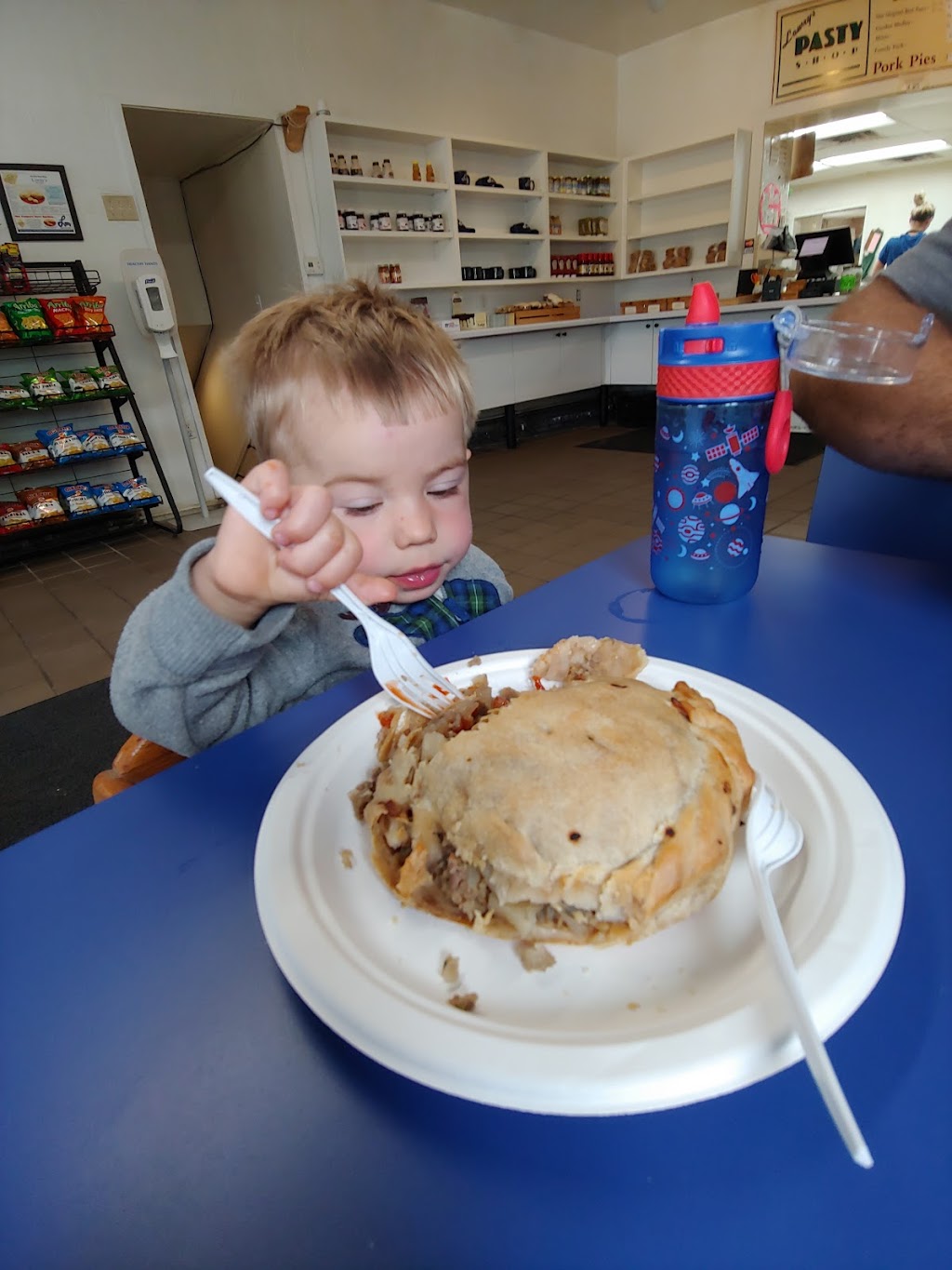 Lawrys Pasty Shop | restaurant | 2381 US Hwy 41, Ishpeming, MI 49849, USA | 9064855589 OR +1 906-485-5589