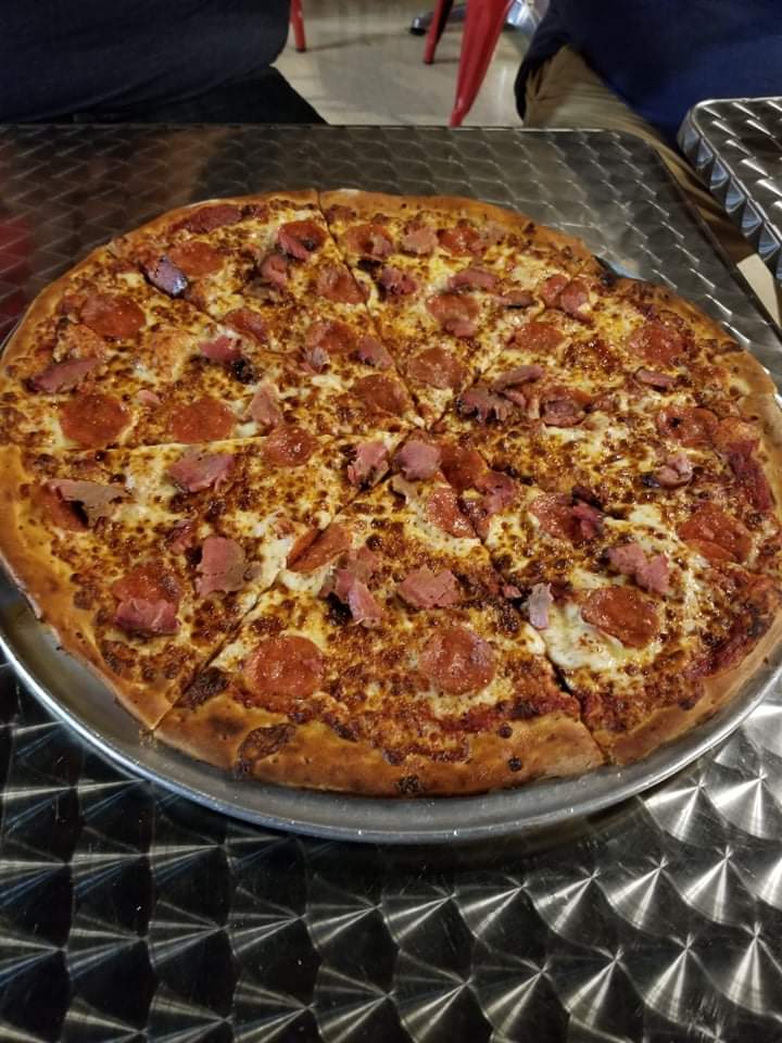 Pepperoni and Brisket | restaurant | 1016 Iturbide St Ste. 8, Laredo, TX 78040, USA | 9565167208 OR +1 956-516-7208