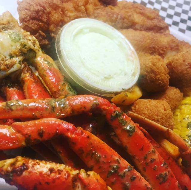 The House Fish & Crab | restaurant | 1903 NC Hwy 55, Durham, NC 27707, USA | 9192519970 OR +1 919-251-9970