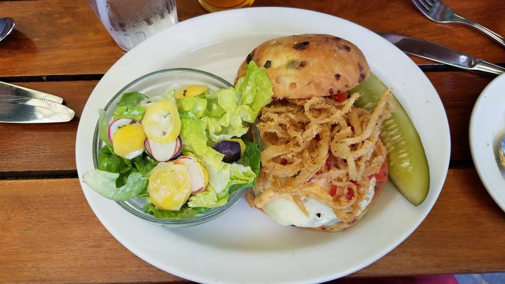 Clydes | meal takeaway | 42920 Broadlands Blvd, Broadlands, VA 20148, USA | 5712091200 OR +1 571-209-1200