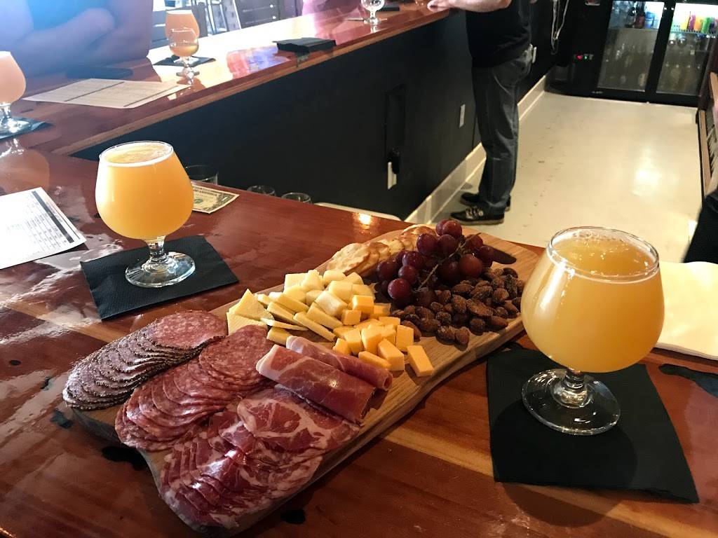 Tap & Cellar | restaurant | 101 317 W Bedford Ave, Fresno, CA 93711, USA | 5594002559 OR +1 559-400-2559