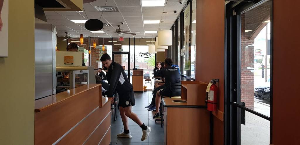 Subway | restaurant | 9410 Walnut St, Dallas, TX 75243, USA | 4697796006 OR +1 469-779-6006