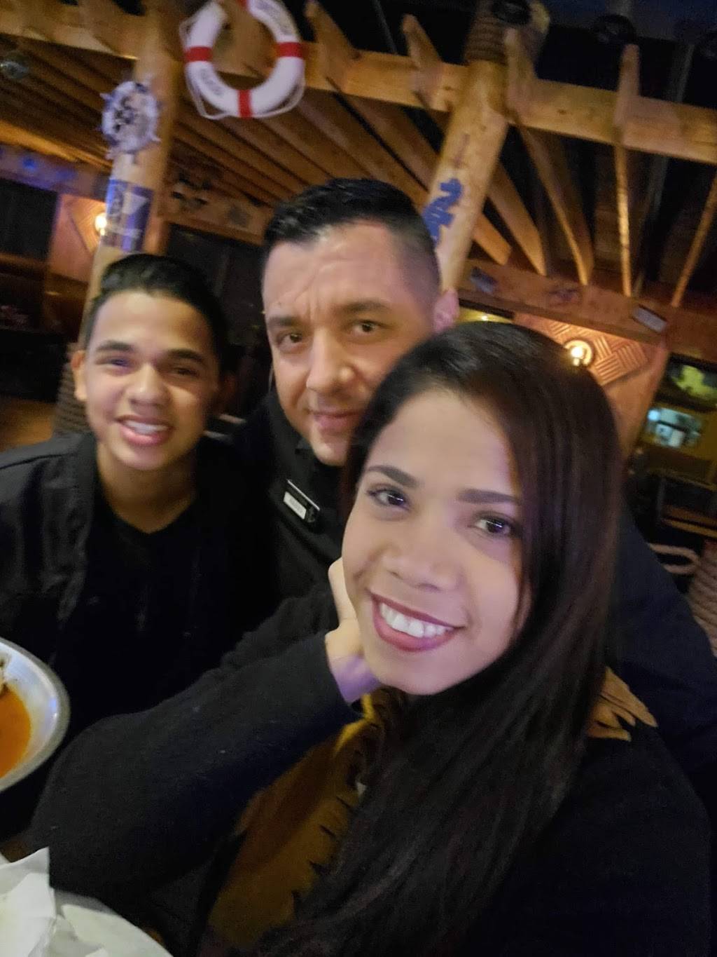 Red Hook Cajun Seafood & Bar | restaurant | 3295 Poplar Ave Suite 101, Memphis, TN 38111, USA | 9015297356 OR +1 901-529-7356