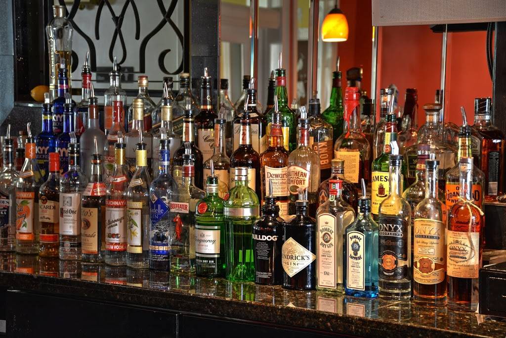 Cuginos Restaurant of Farmington | restaurant | 1053 Farmington Ave, Farmington, CT 06032, USA | 8606789366 OR +1 860-678-9366