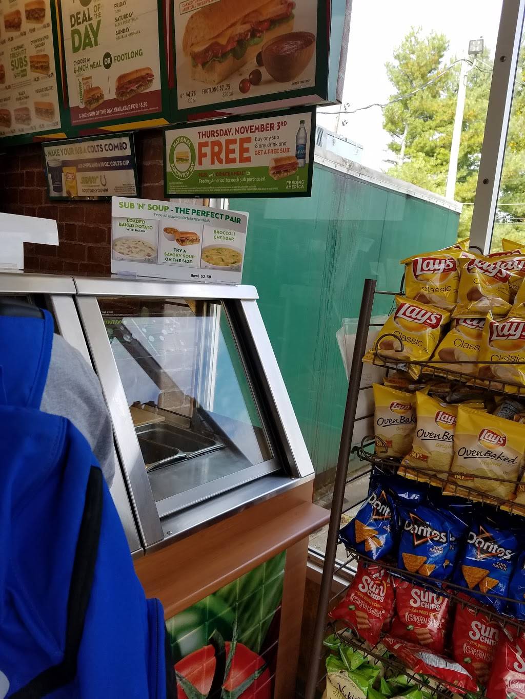 Subway | restaurant | 3302 W 16th St, Indianapolis, IN 46222, USA | 3176370303 OR +1 317-637-0303