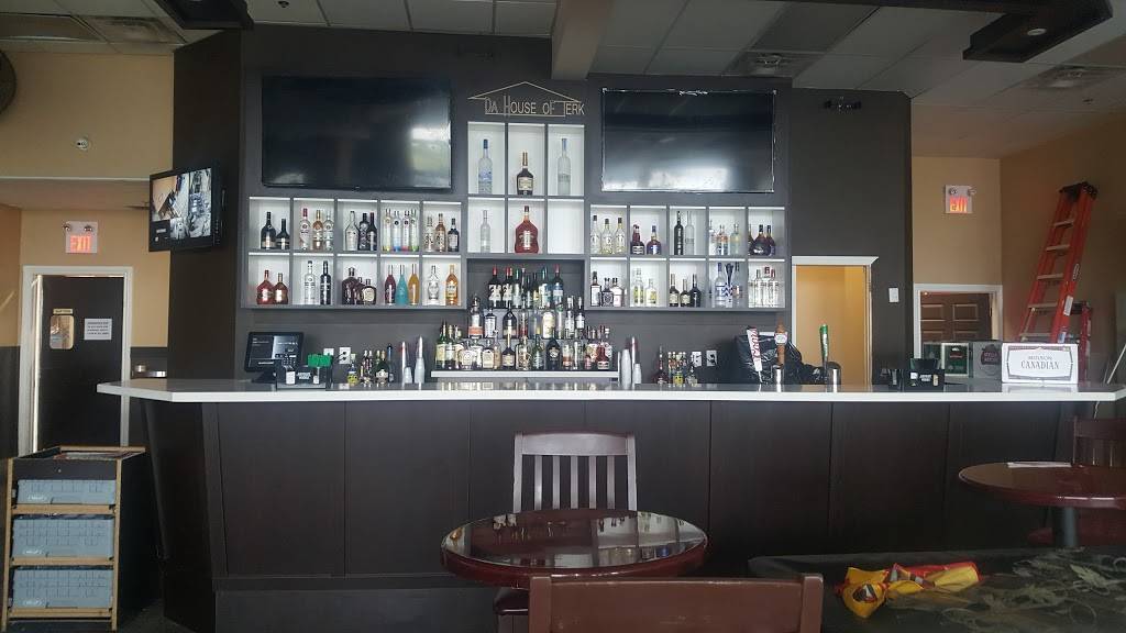 Da House Of Jerk | restaurant | 680 Rexdale Blvd, Etobicoke, ON M9W 0B5, Canada | 4166790755 OR +1 416-679-0755