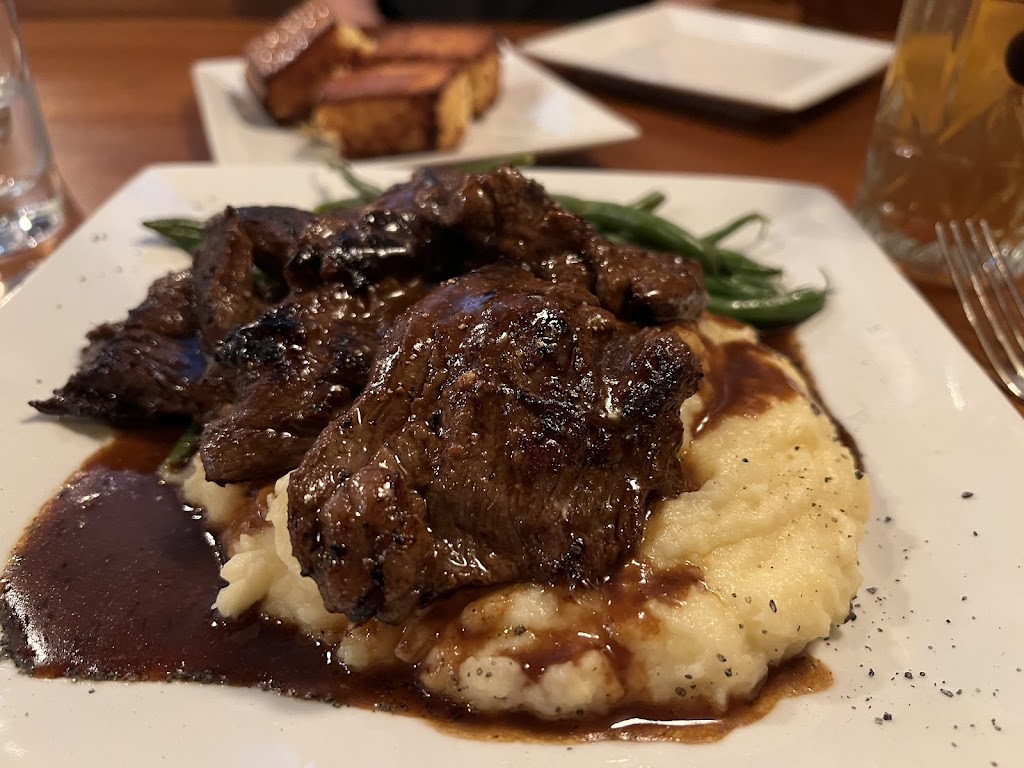 El Toro Steakhouse Fitchburg | restaurant | 187 River St, Fitchburg, MA 01420, USA | 9786273674 OR +1 978-627-3674