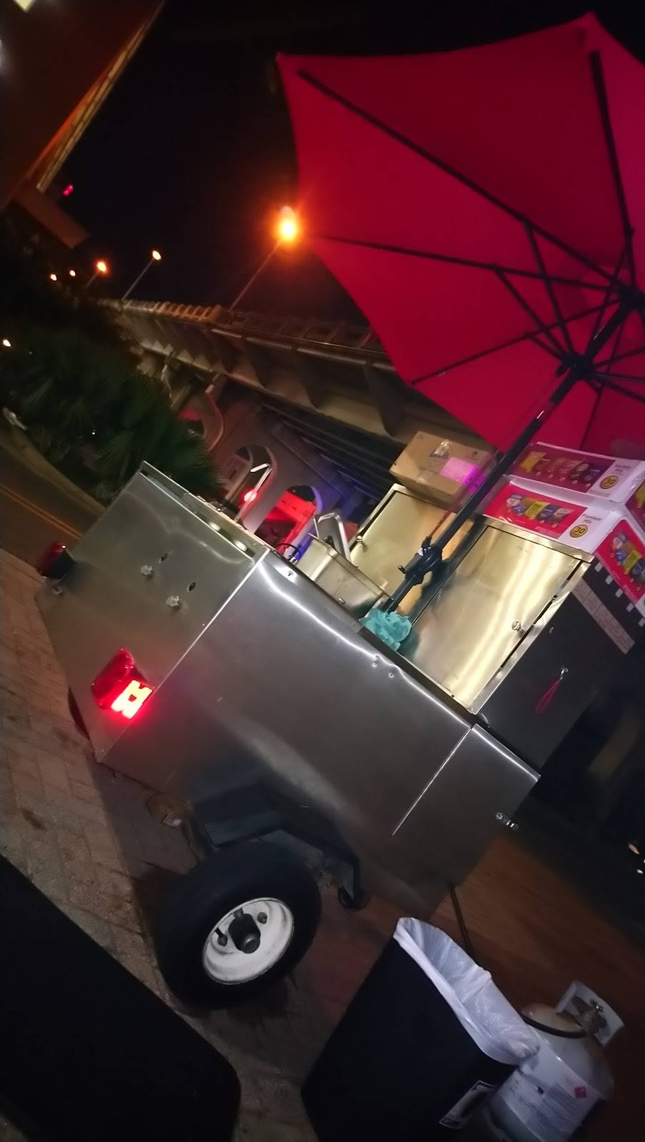 The Dogg Pound | meal takeaway | Commerce St below, bridge, Texas St, Shreveport, LA 71101, USA | 3186585720 OR +1 318-658-5720