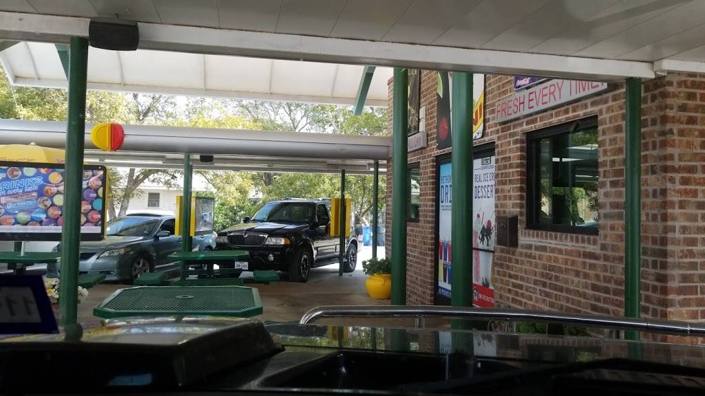 Sonic Drive-In | restaurant | 921 E Kingsbury St, Seguin, TX 78155, USA | 8303721103 OR +1 830-372-1103