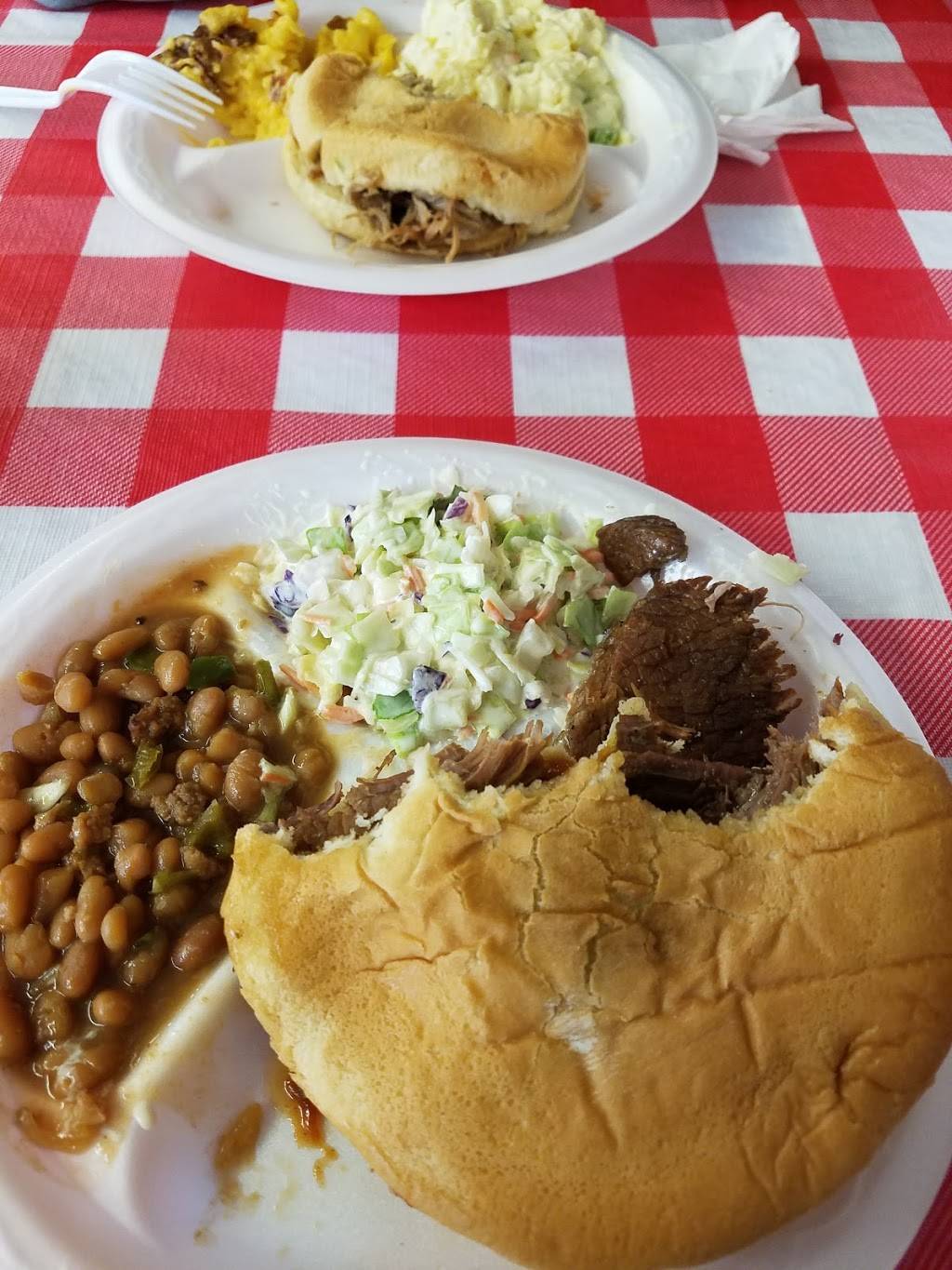 Love That BBQ | restaurant | 1901 Maryville Pike, Knoxville, TN 37920, USA | 8657481741 OR +1 865-748-1741