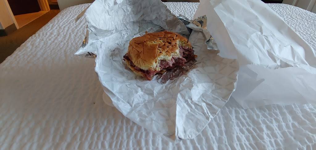 Giovannis Roast Beef and Pizza | restaurant | 127 Merrimack St, Methuen, MA 01844, USA | 9785575588 OR +1 978-557-5588