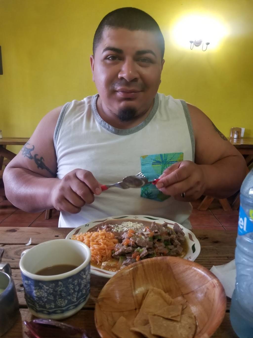 Antojitos Méxicanos Naty | restaurant | Rosarito Centro, Calle de la Palma 403, 17 de Agosto, 22700 Rosarito, B.C., Mexico | 016616122154 OR +52 661 612 2154