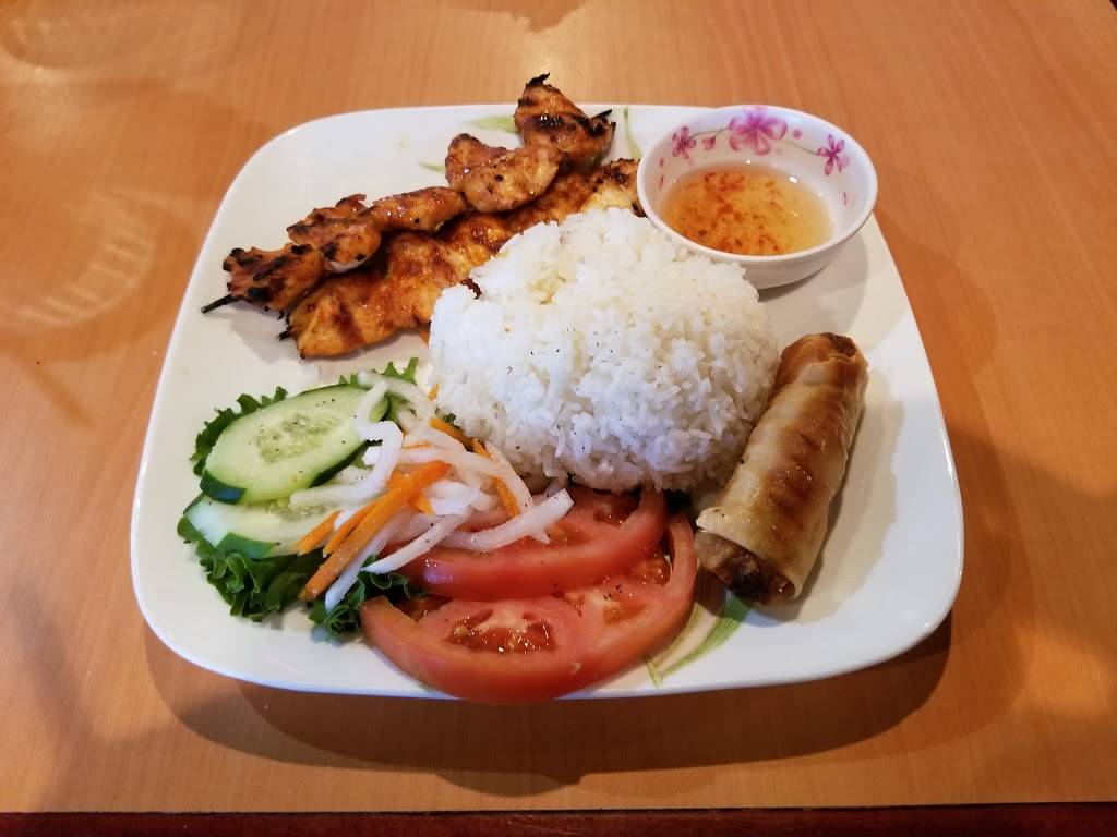 Saigon Bay Vietnamese Restaurant | restaurant | 2373 E Fowler Ave, Tampa, FL 33612, USA | 8139710854 OR +1 813-971-0854