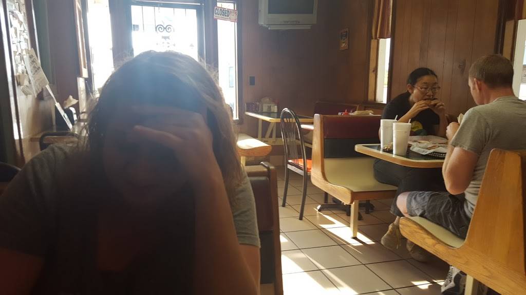 Armandos Restaurant | restaurant | 7330 Hixson Pike, Hixson, TN 37343, USA | 4238420479 OR +1 423-842-0479