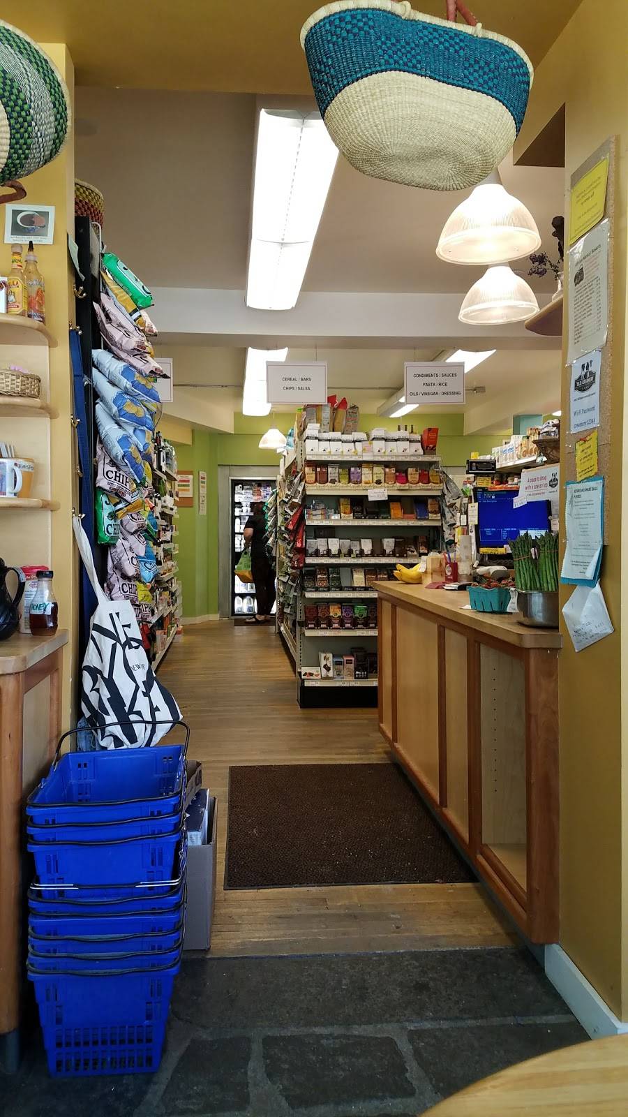 Old Creamery Co-op | cafe | 9610, 445 Berkshire Trail, Cummington, MA 01026, USA | 4136345560 OR +1 413-634-5560