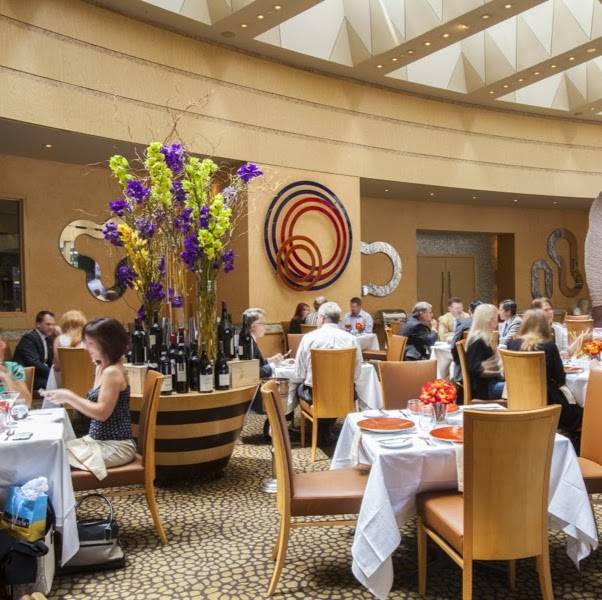 Tonys | restaurant | 3755 Richmond Ave, Houston, TX 77046, USA | 7136226778 OR +1 713-622-6778